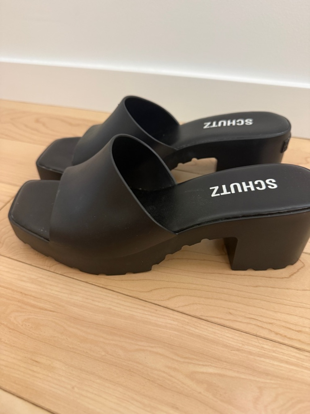 Schutz Mizzy Black Rubberized Platform Slide Sandals - NWOB Size: 8B (US) - Picture 8 of 10